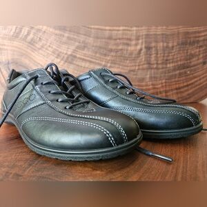 ECCO leather shoes lace up black shock point - Women size 37 (6.5 US)
